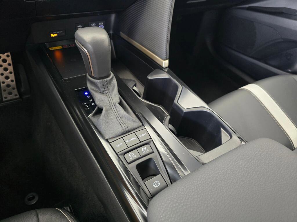 Used 2025 Toyota Camry SE image 81