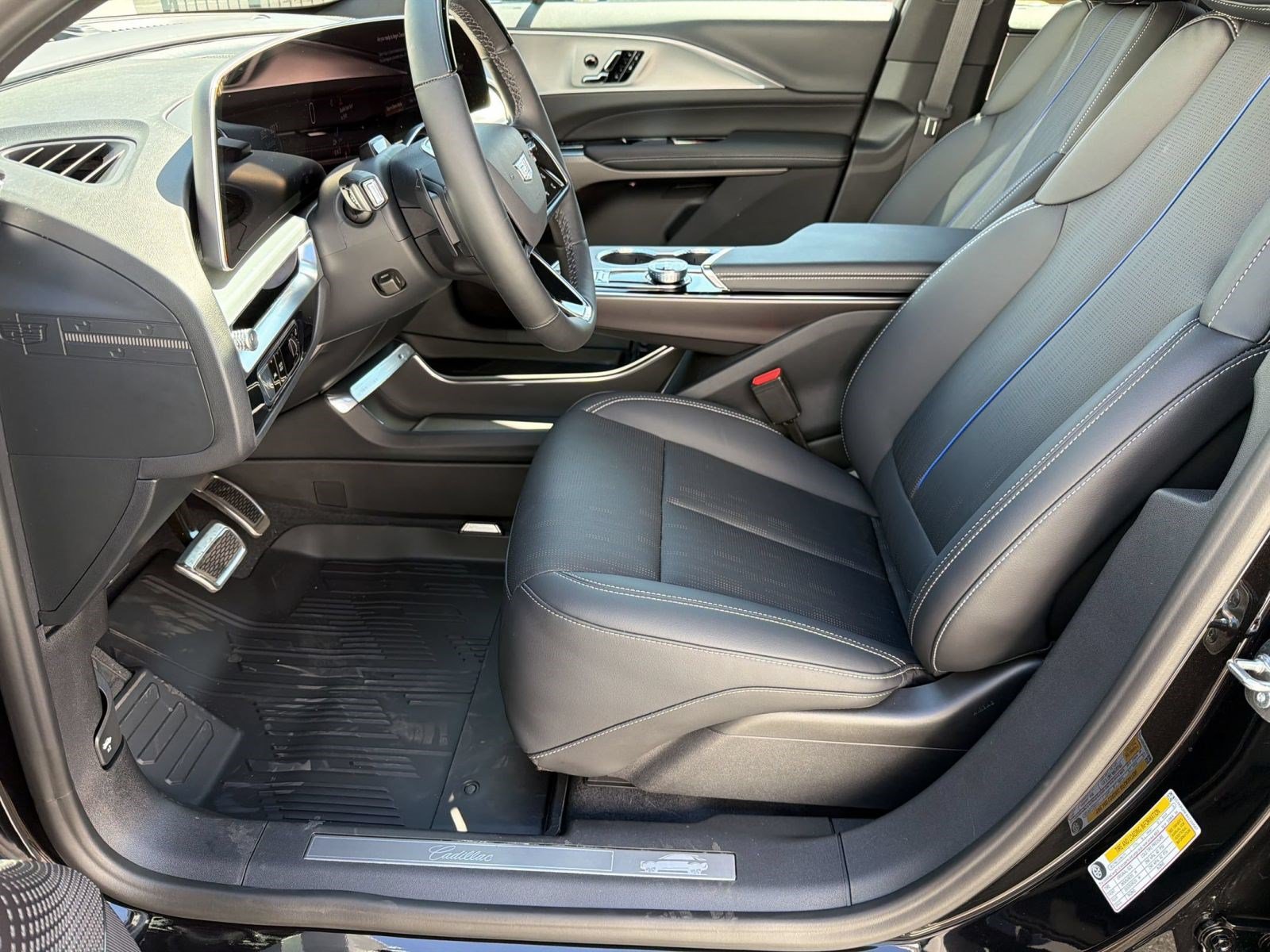 New 2027 Cadillac Lyriq Sport RWD image 4