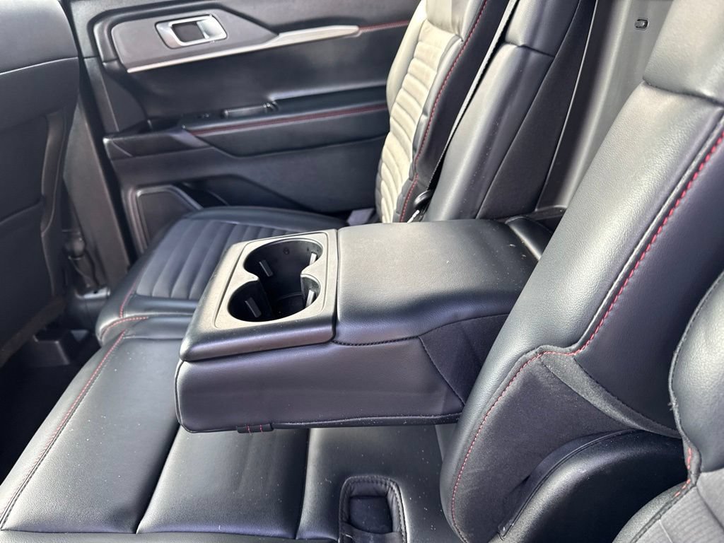 Certified 2025 Ford Explorer ST-Line w/ ST-Line Street Pack AWD/4WD image 32