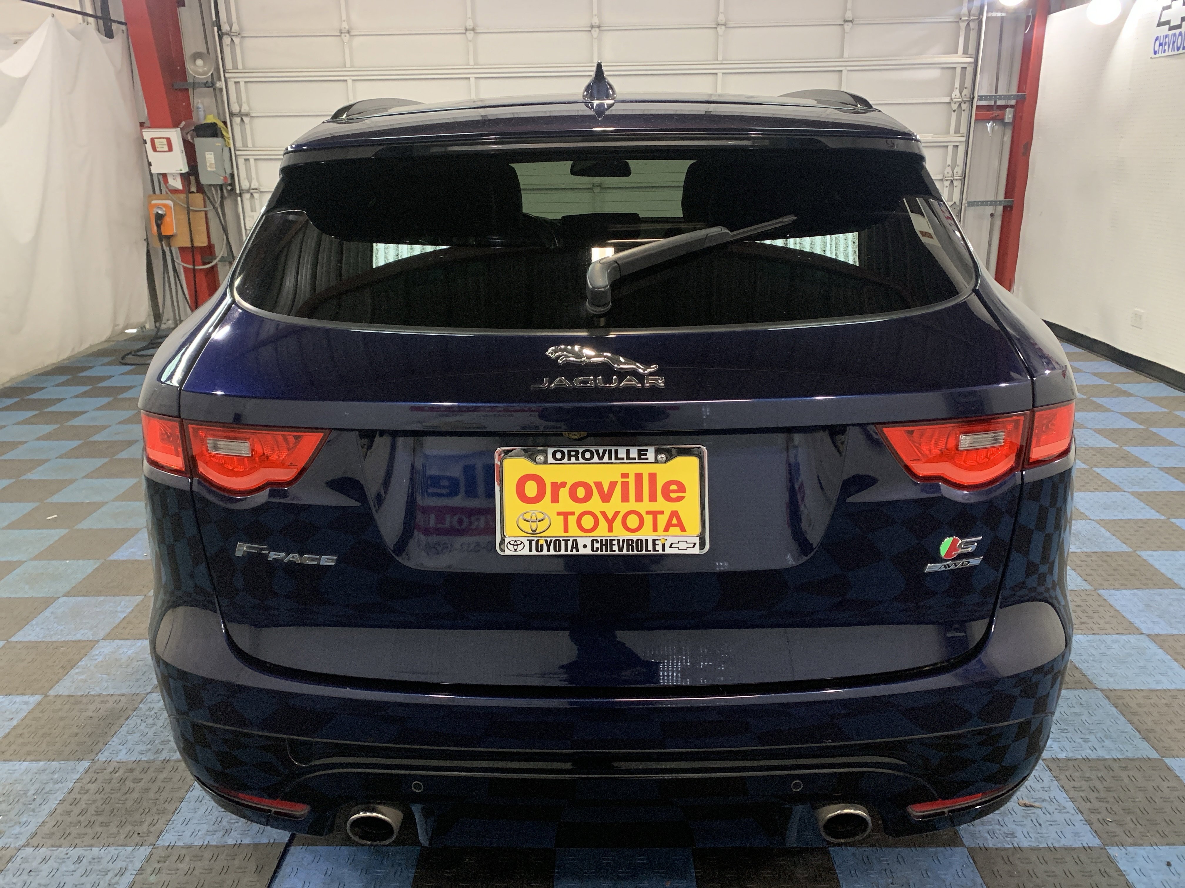 Used 2017 Jaguar F-PACE S AWD/4WD image 4