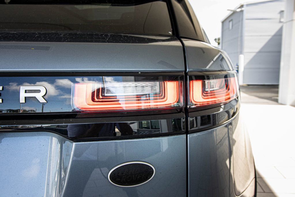 Used 2020 Land Rover Range Rover Velar S image 18