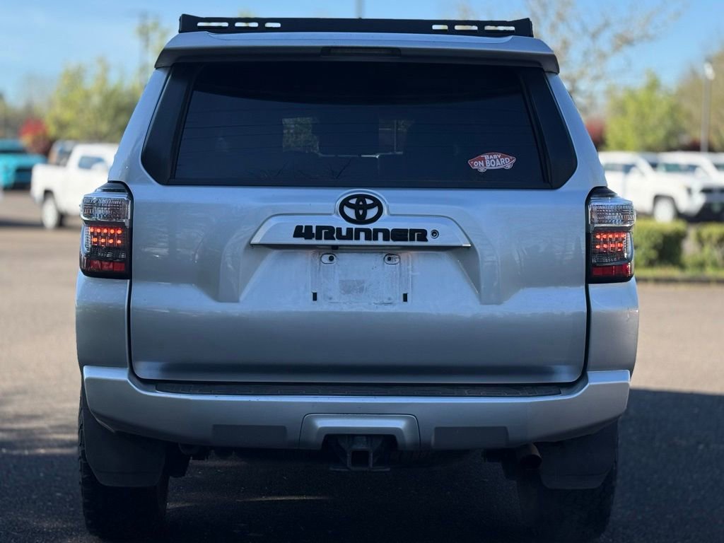 Used 2019 Toyota 4Runner SR5 Premium image 4