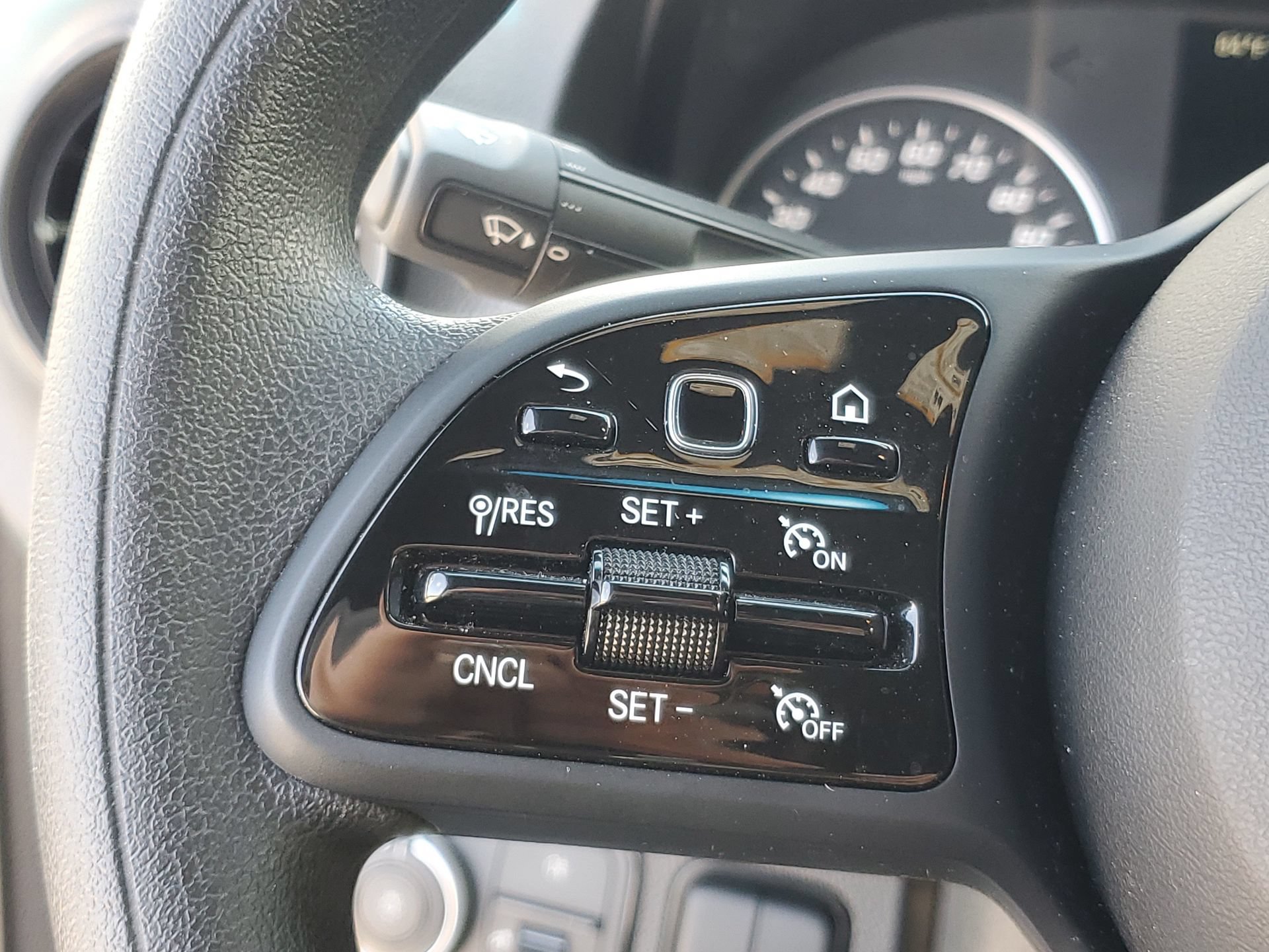 Used 2024 Mercedes-Benz Sprinter 2500 image 23