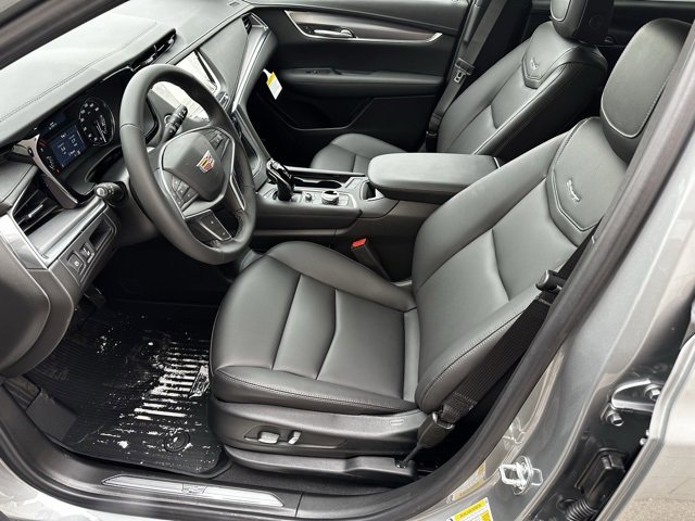 New 2025 Cadillac XT5 Luxury w/ LPO, Floor Liner Package image 4
