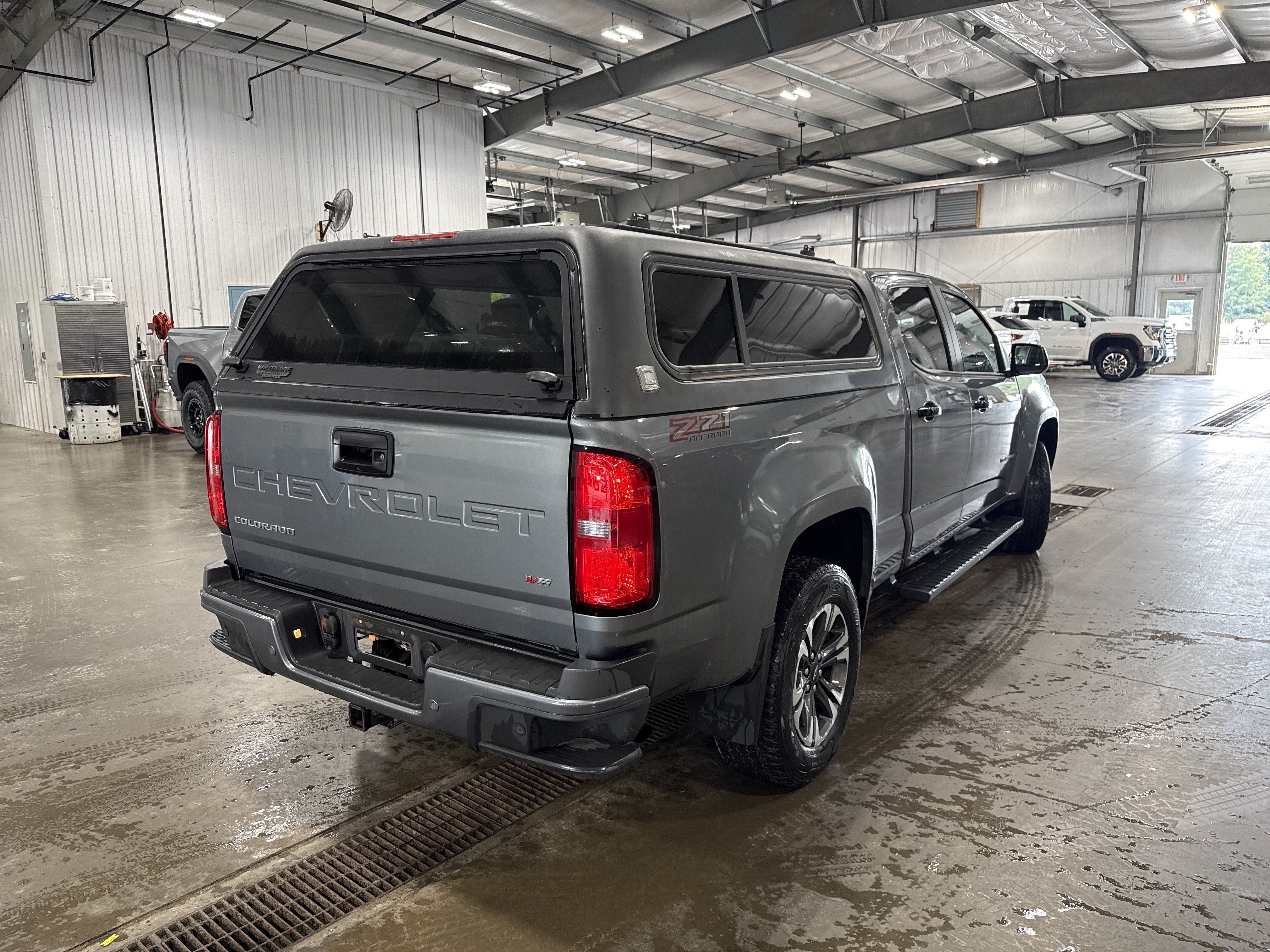 Used 2022 Chevrolet Colorado Z71 AWD/4WD image 3