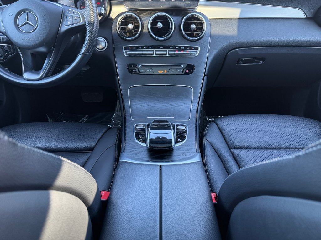 Used 2019 Mercedes-Benz GLC 300 4MATIC image 12