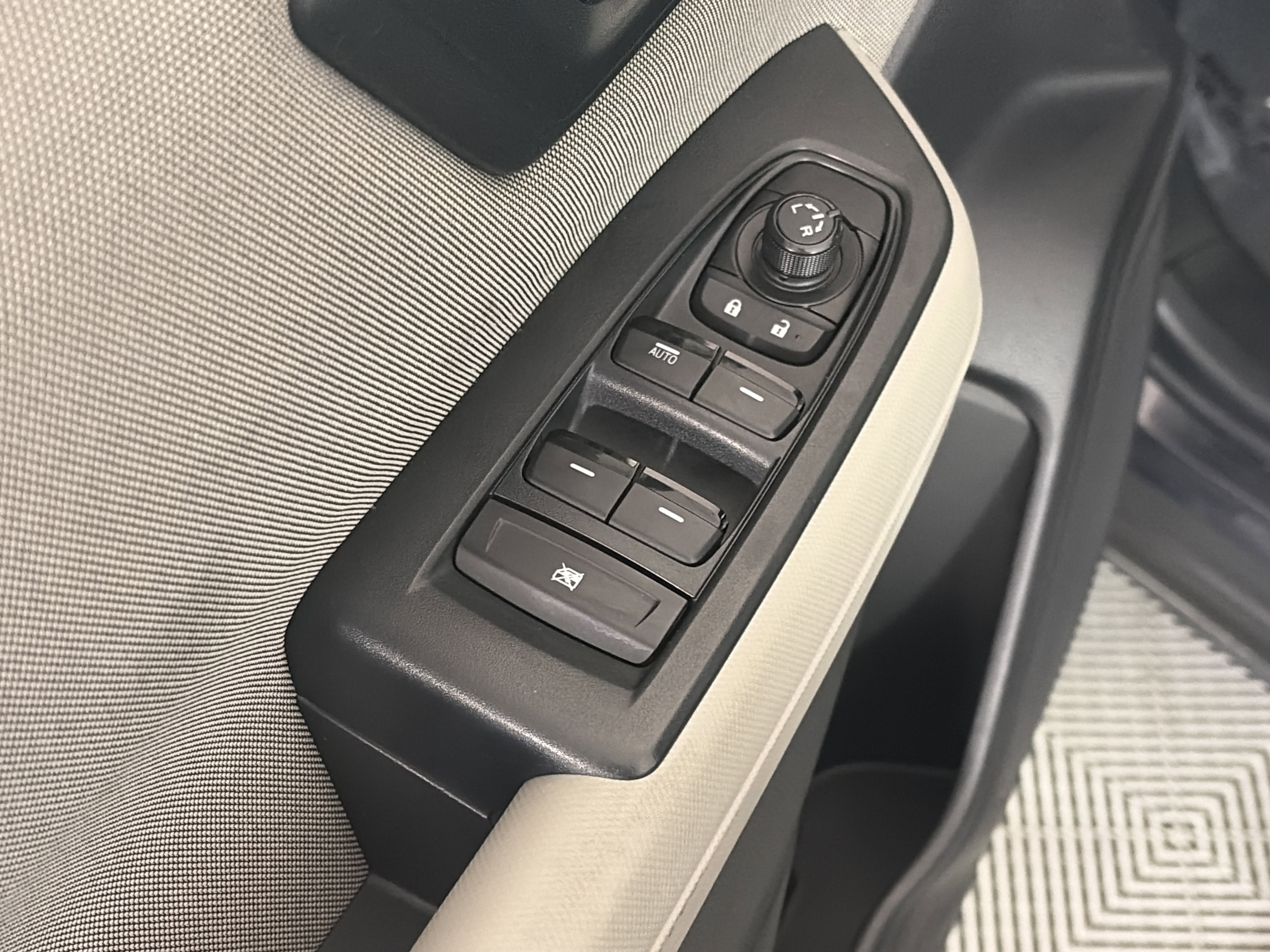 Used 2025 Subaru Forester w/ Convenience Package #1 image 14