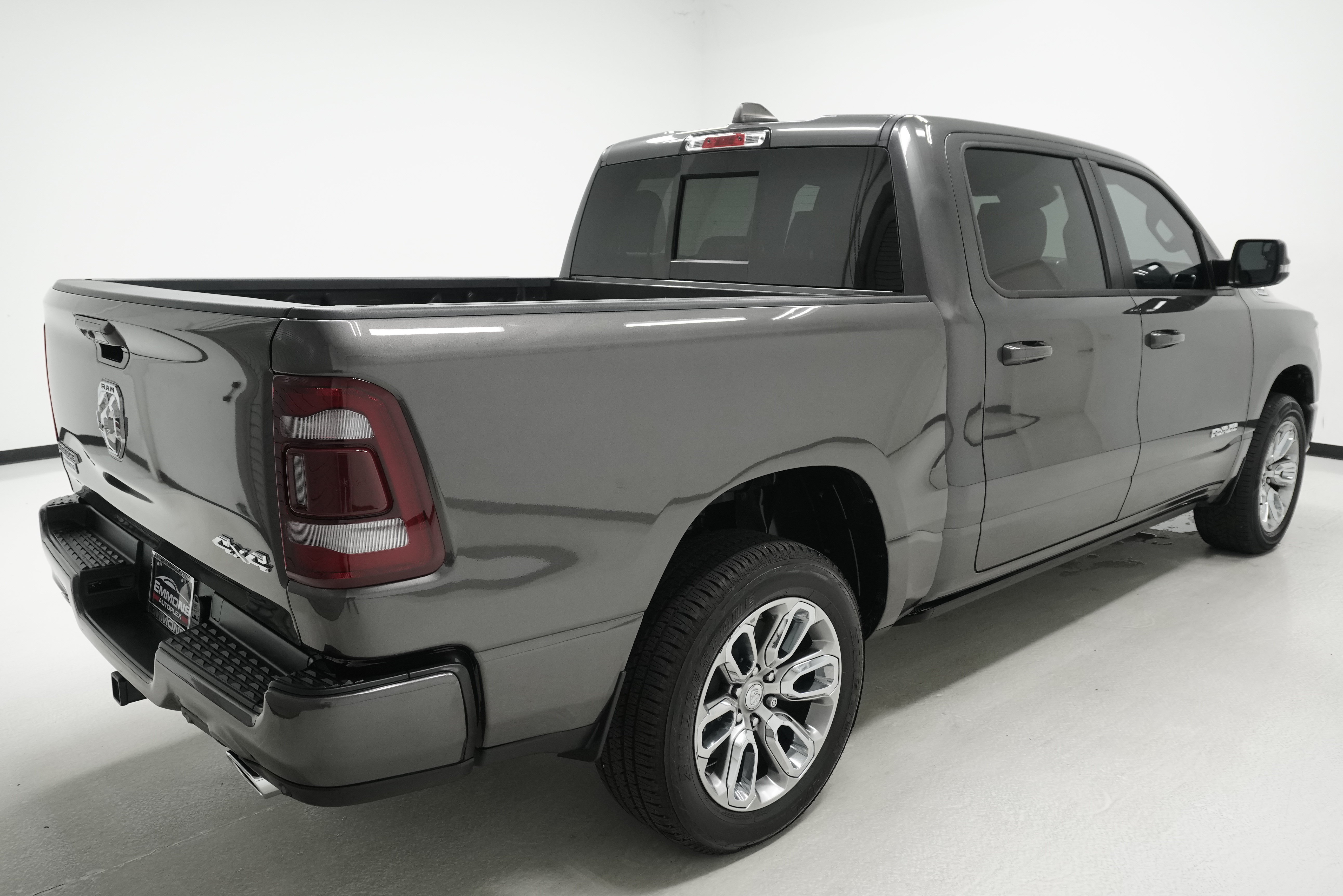 Used 2024 RAM 1500 Laramie AWD/4WD image 4