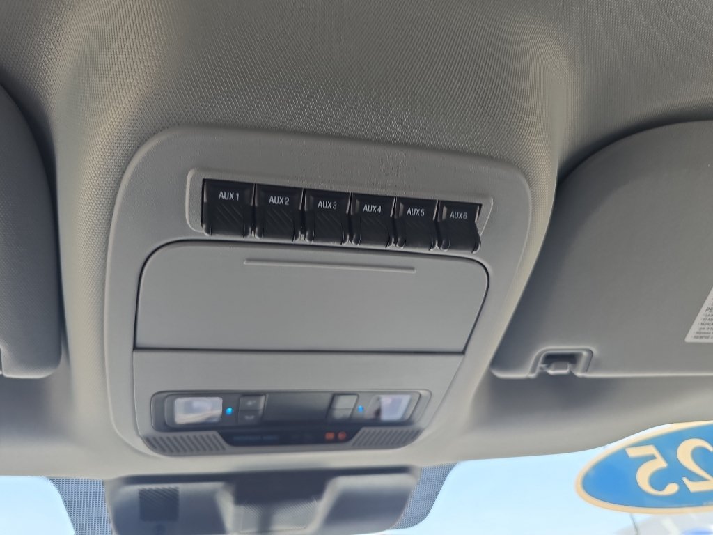 Used 2025 Ford F250 XL AWD/4WD image 31