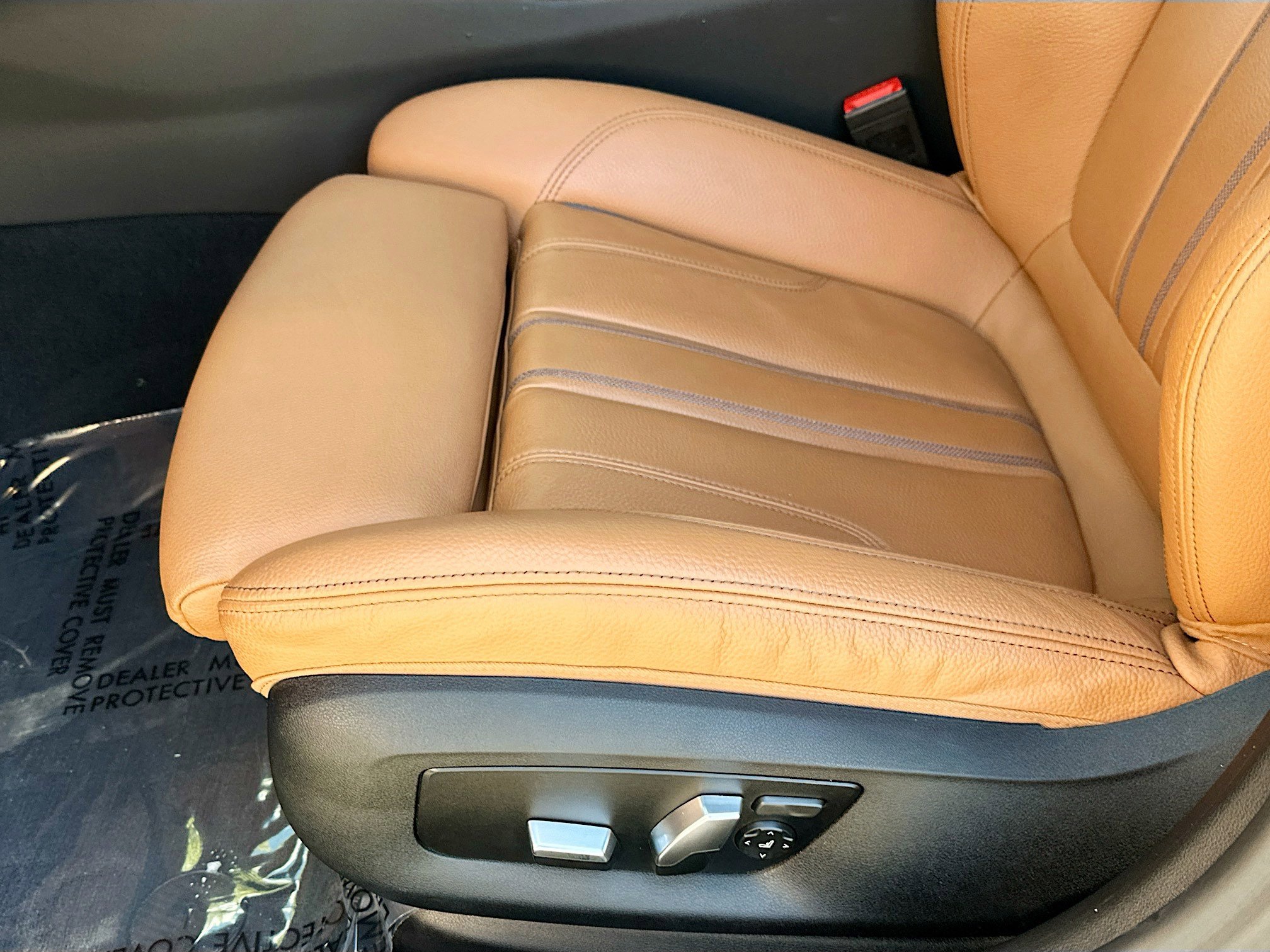 Used 2023 BMW 540i w/ Premium Package image 19