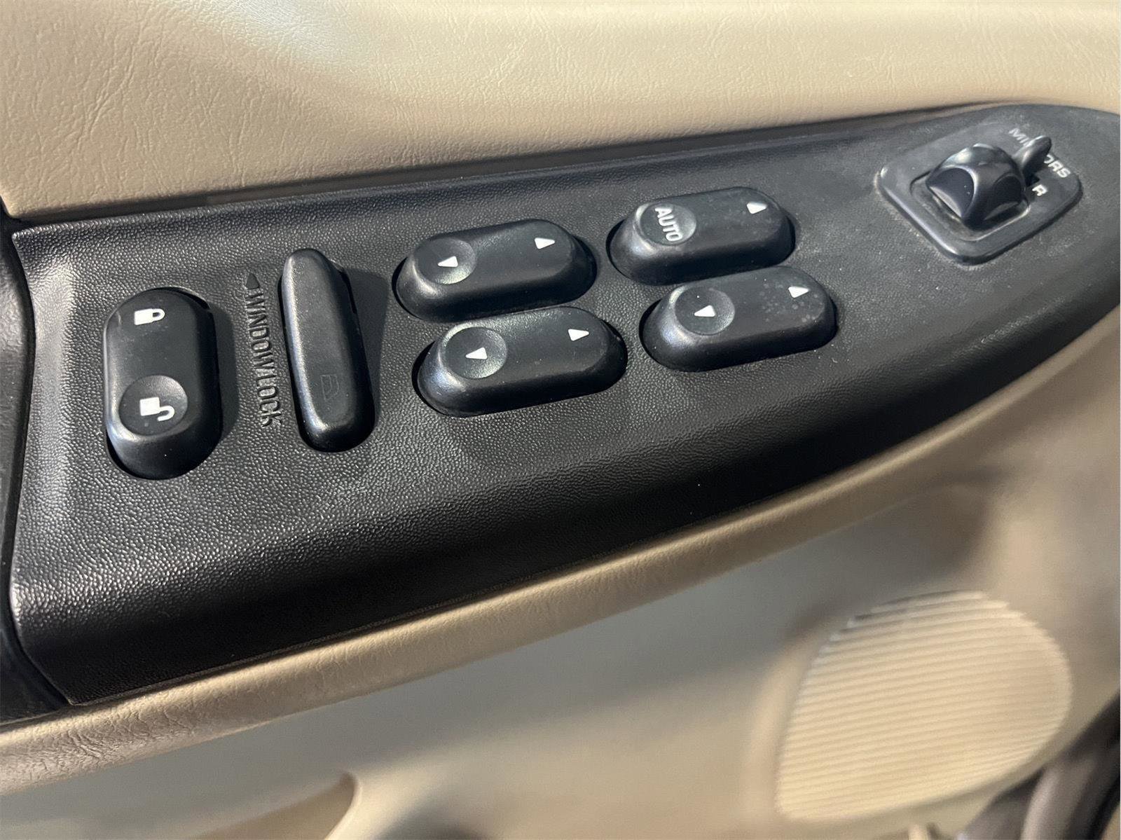 Used 2005 Ford F350 Lariat image 13