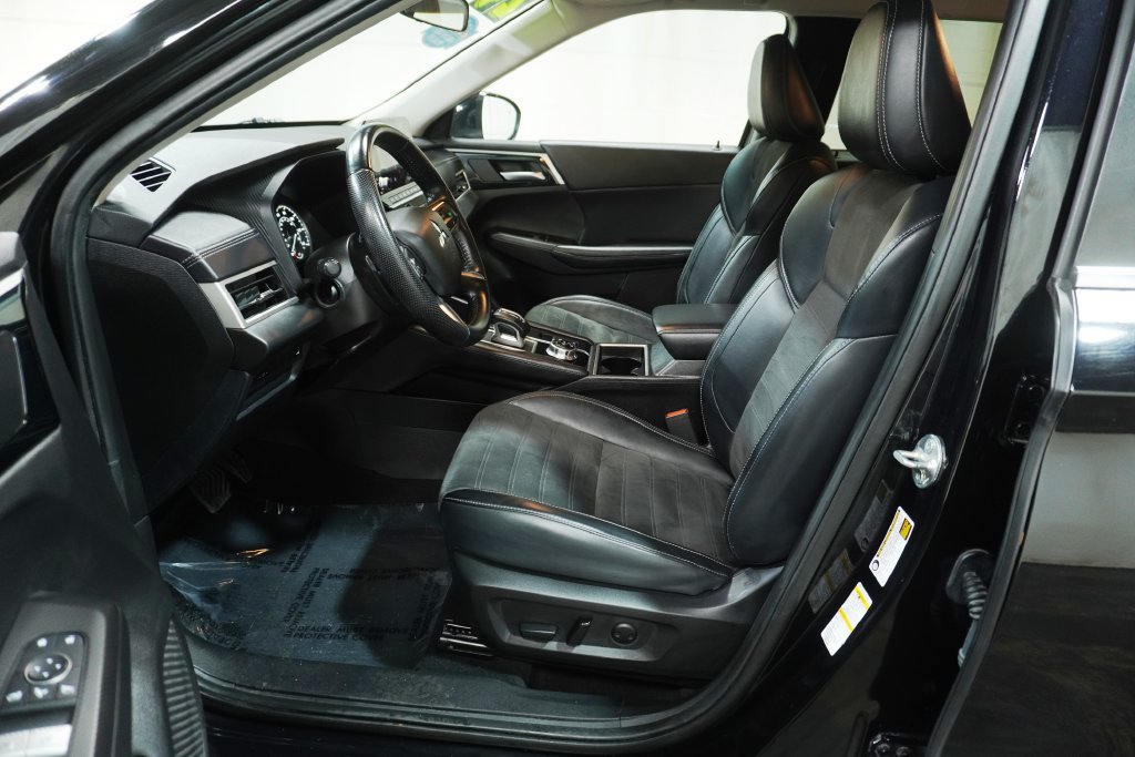 Used 2024 Mitsubishi Outlander SE AWD/4WD image 13