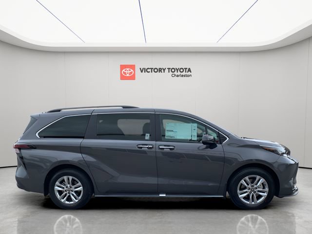 New 2025 Toyota Sienna XLE image 9