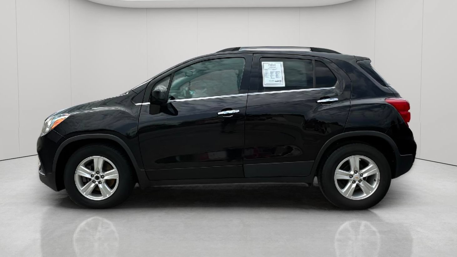 Used 2019 Chevrolet Trax LT w/ LT Convenience Package FWD image 9