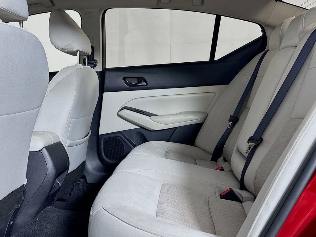 Used 2025 Nissan Altima 2.5 SV image 10