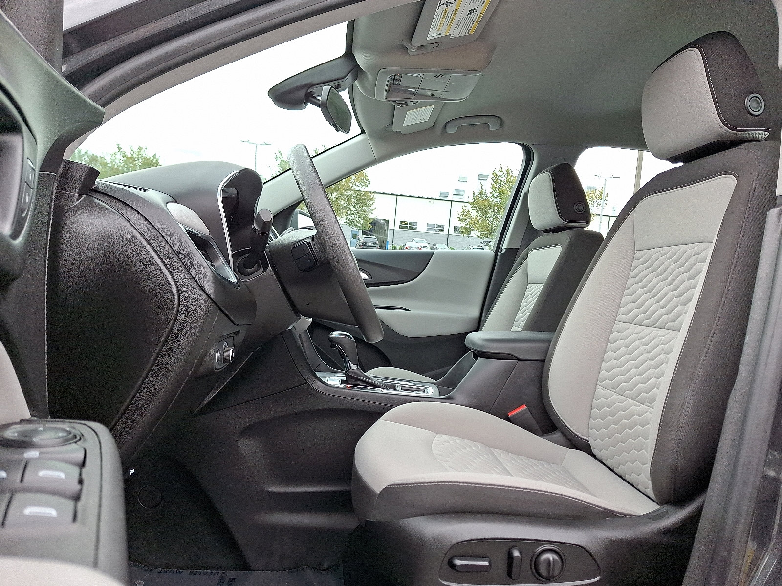 Used 2021 Chevrolet Equinox LS image 13