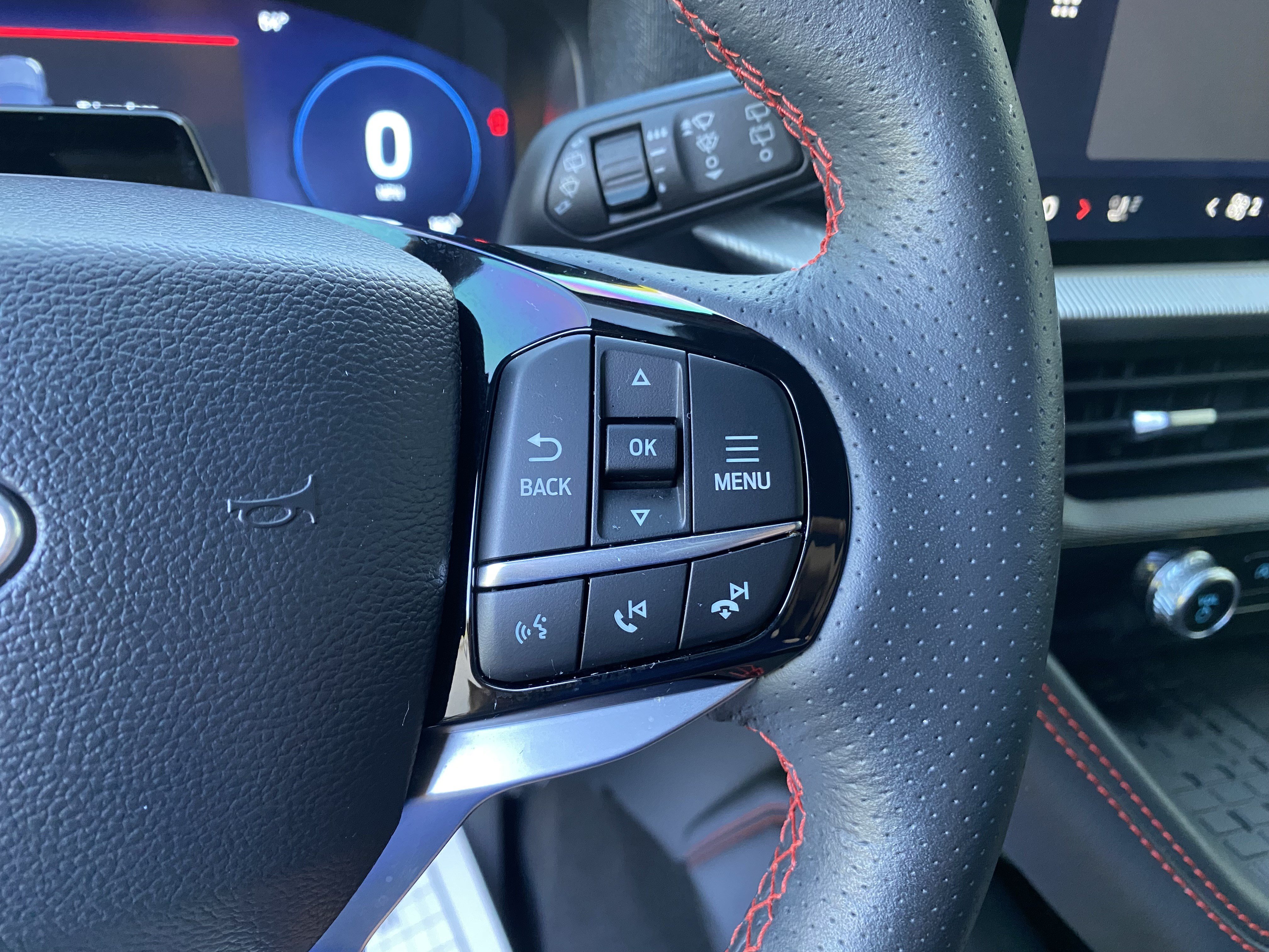 Used 2025 Ford Explorer ST-Line w/ Premium Package RWD image 21