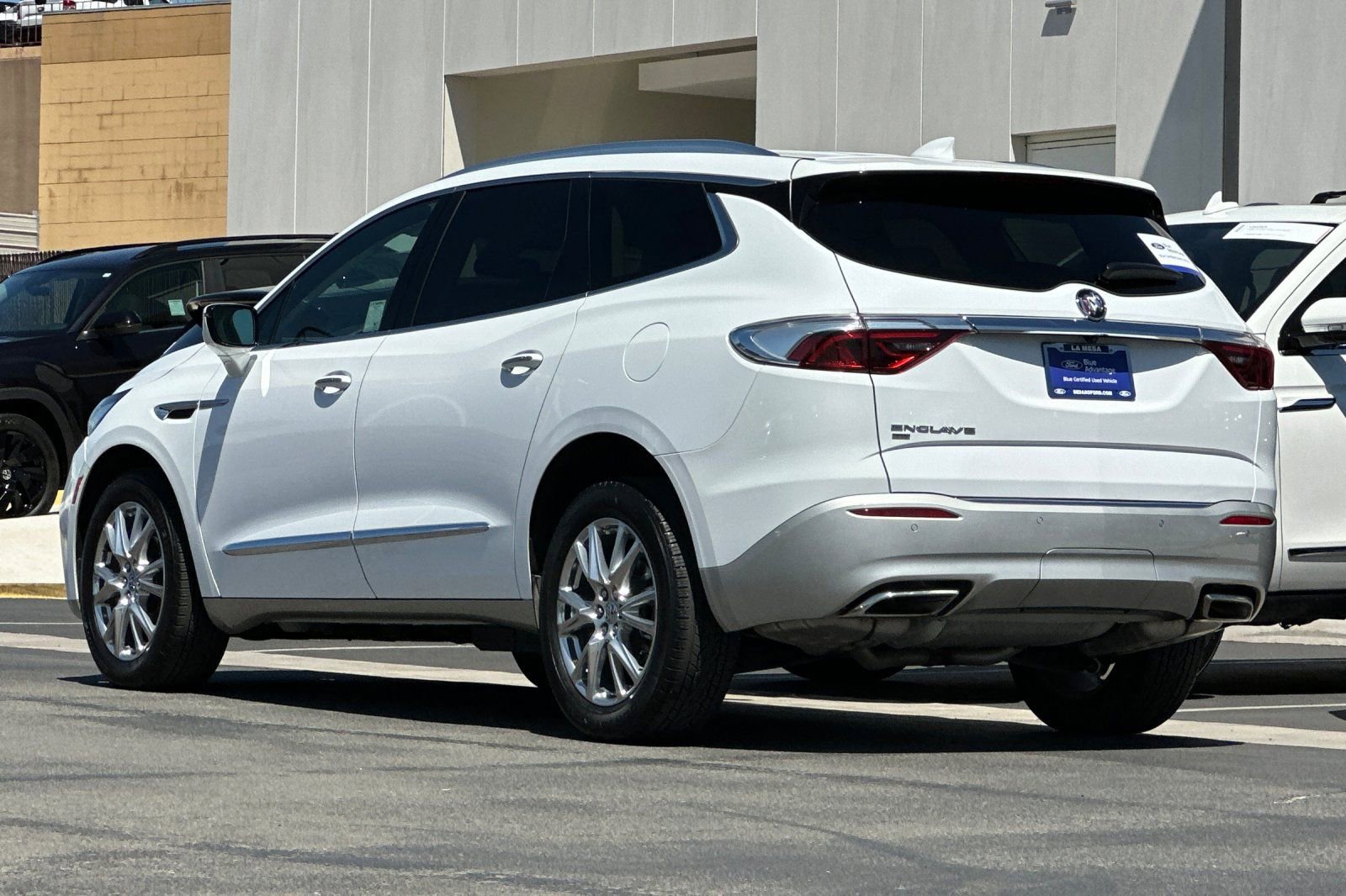Used 2023 Buick Enclave Essence w/ Experience Buick Package AWD/4WD image 5
