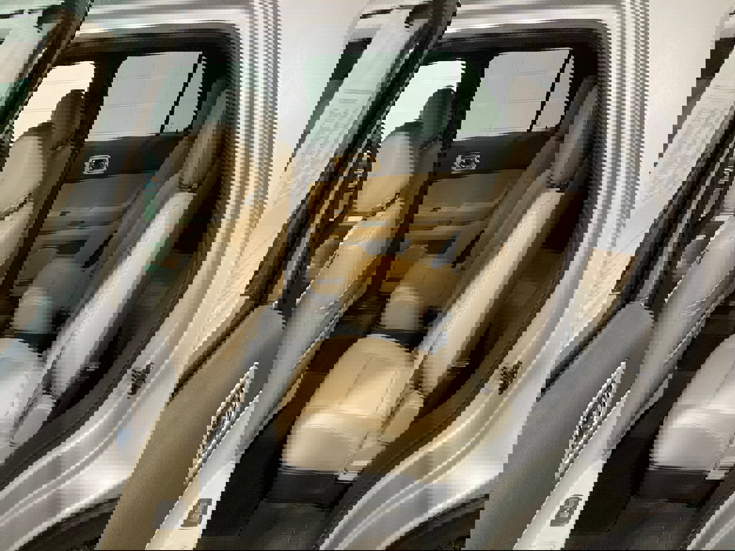 Used 2015 Ford Explorer XLT w/ Equipment Group 202B image 17