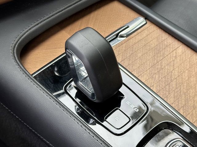 Used 2024 Volvo XC90 B5 Plus image 16