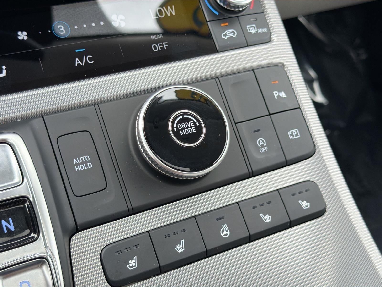 Used 2025 Hyundai Palisade Calligraphy FWD image 17