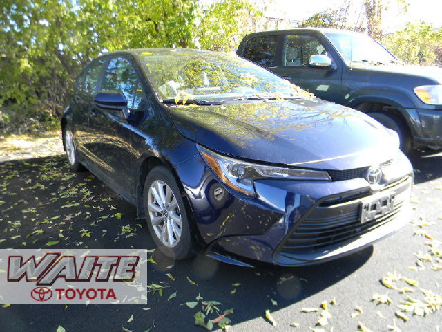 Used 2024 Toyota Corolla LE w/ LE Convenience Package FWD image 1
