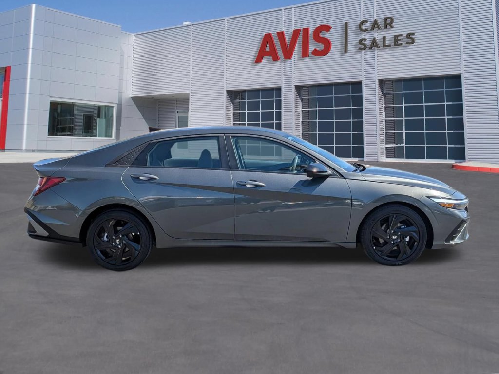 Used 2026 Hyundai Elantra Sport FWD image 4