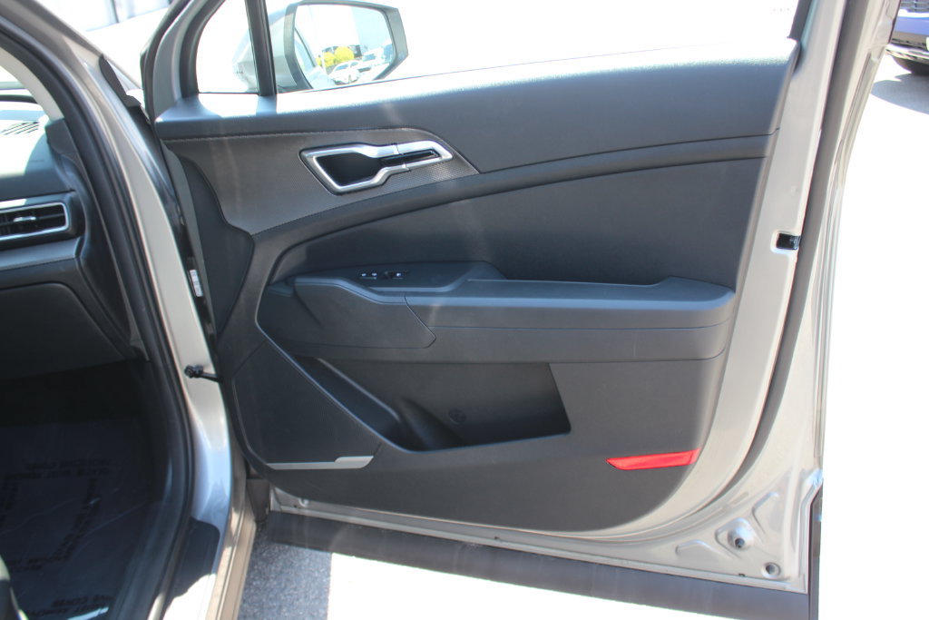 Used 2024 Kia Sportage LX AWD/4WD image 32