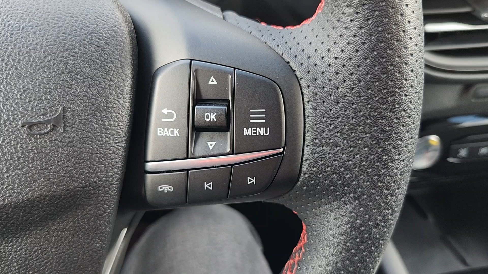 Certified 2023 Ford Escape ST-Line Elite w/ Premium Technology Package AWD/4WD image 14