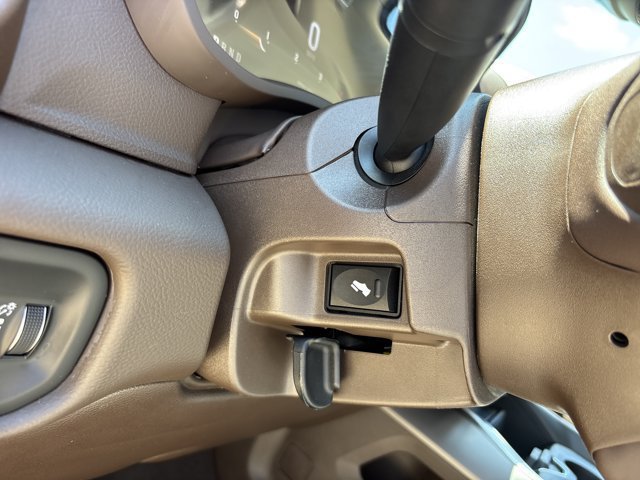 Used 2025 RAM 3500 Laramie AWD/4WD image 25