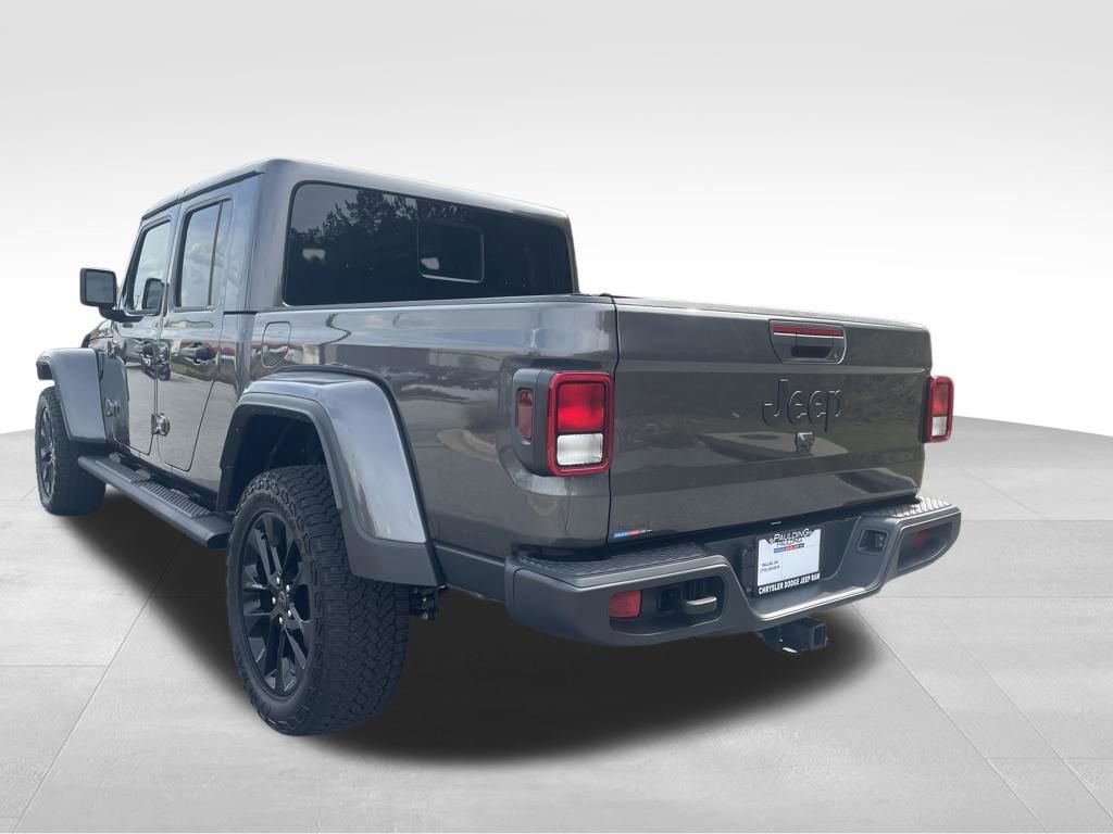 Used 2025 Jeep Gladiator Sport image 7