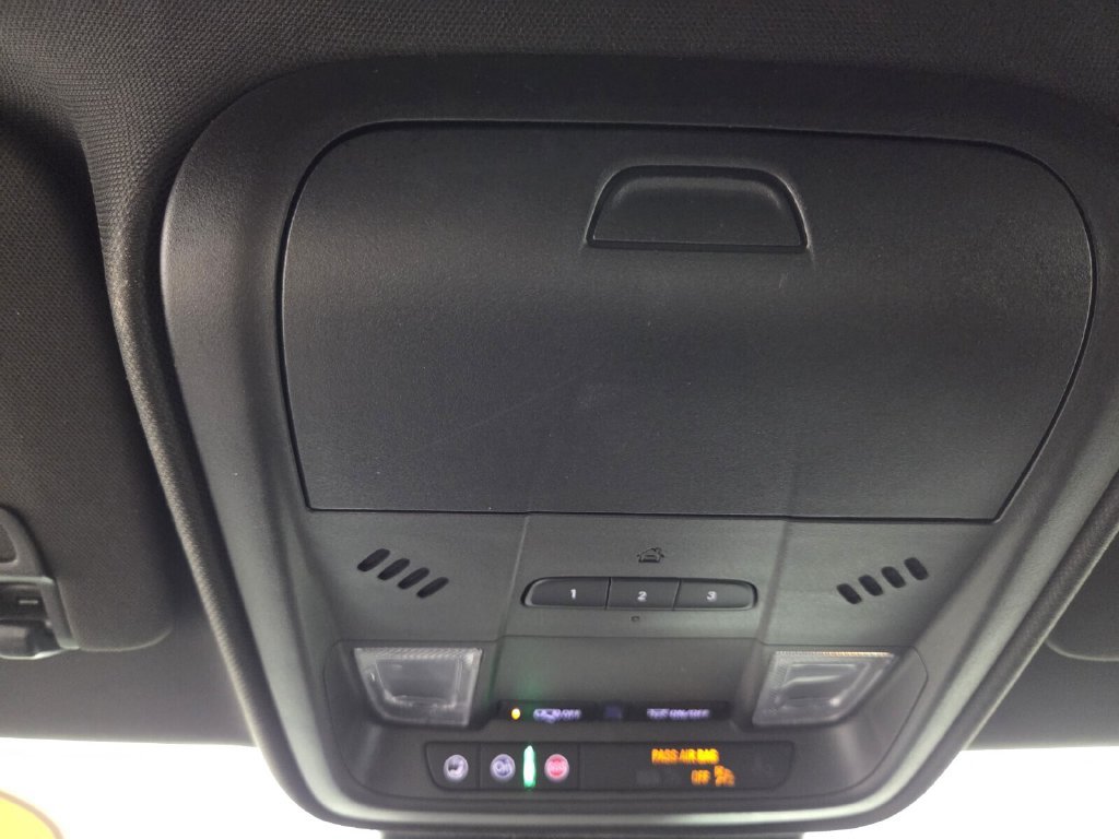 Used 2025 Cadillac XT4 Premium Luxury FWD image 13