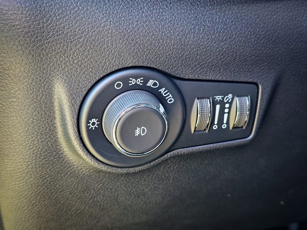 New 2026 Jeep Compass Latitude AWD/4WD image 13