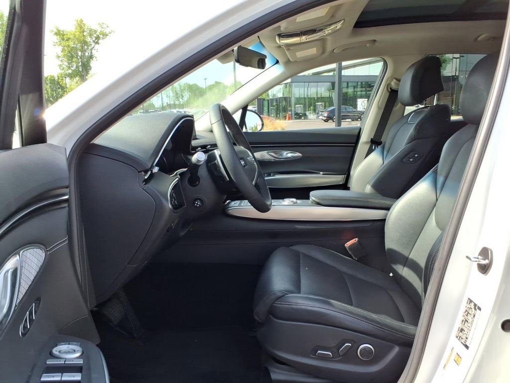 Used 2023 Genesis GV70 2.5T w/ Select Package image 16