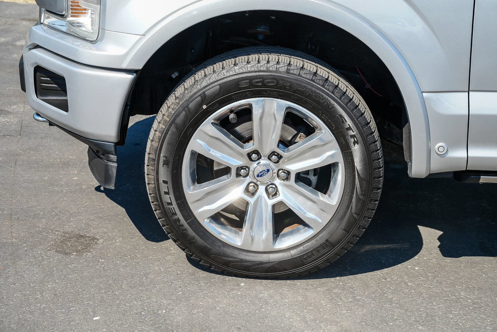 Used 2018 Ford F150 Platinum w/ Equipment Group 701A Luxury AWD/4WD image 9