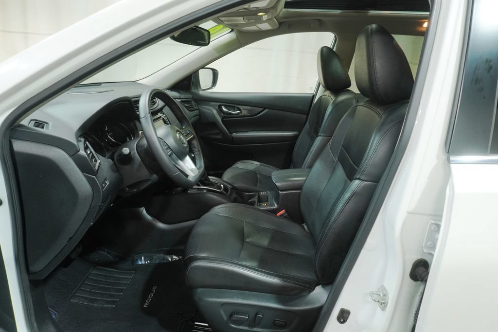 Used 2019 Nissan Rogue SL w/ Premium Package AWD/4WD image 12