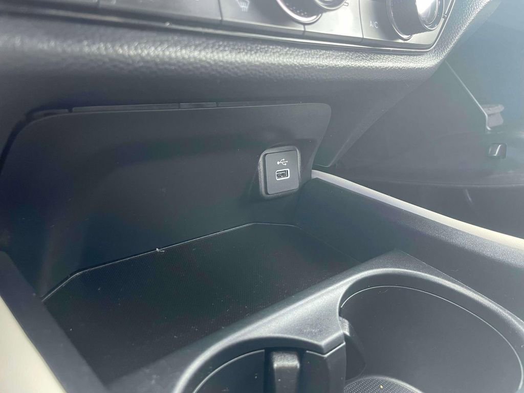Certified 2023 Honda HR-V LX image 32