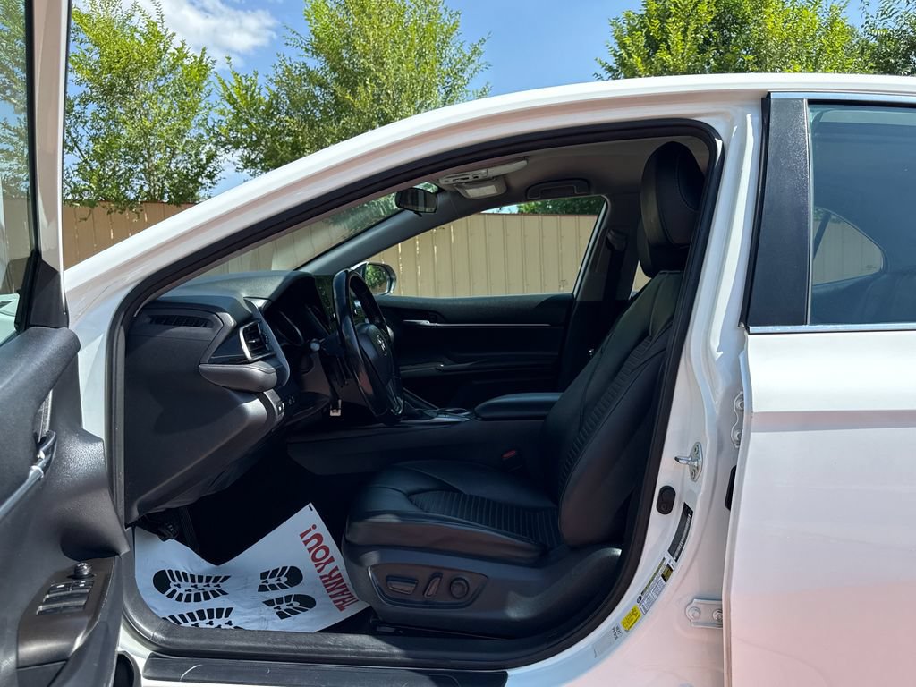 Used 2022 Toyota Camry SE FWD image 9