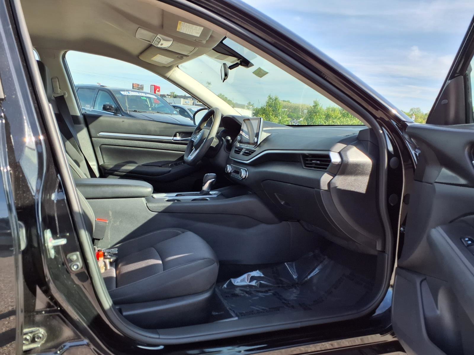 Used 2022 Nissan Altima 2.5 SV image 26