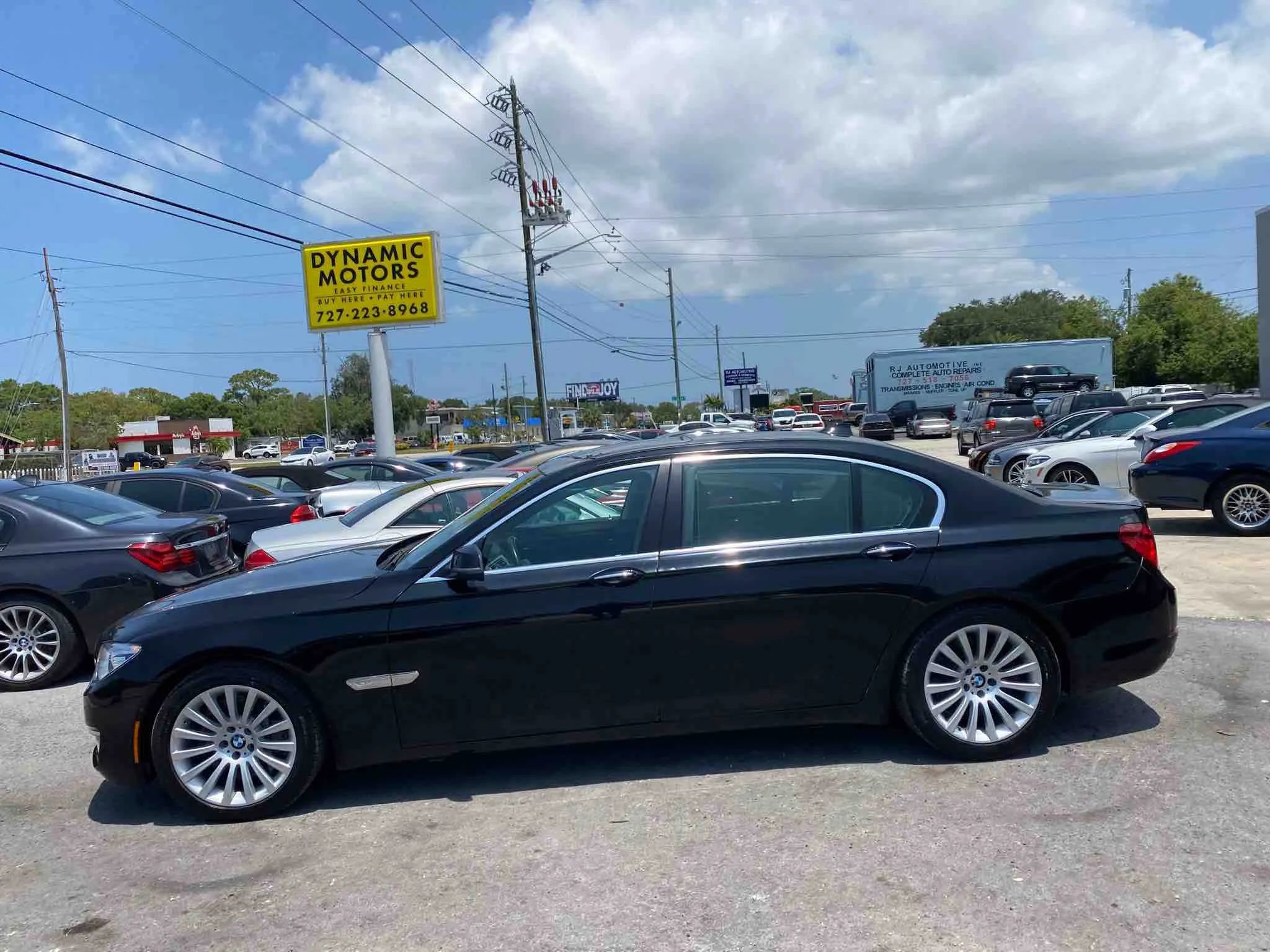 Used 2013 BMW 750Li image 2