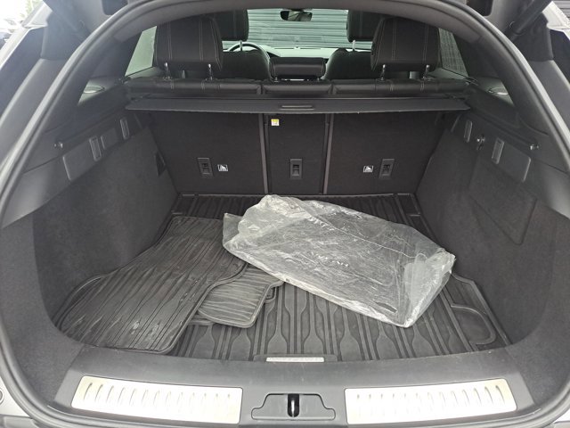 Used 2020 Land Rover Range Rover Velar R-Dynamic S image 9