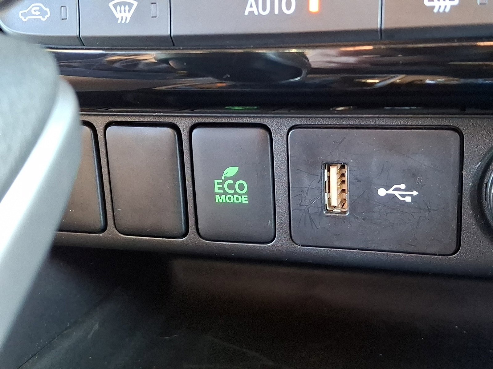 Used 2024 Mitsubishi Eclipse Cross ES image 25