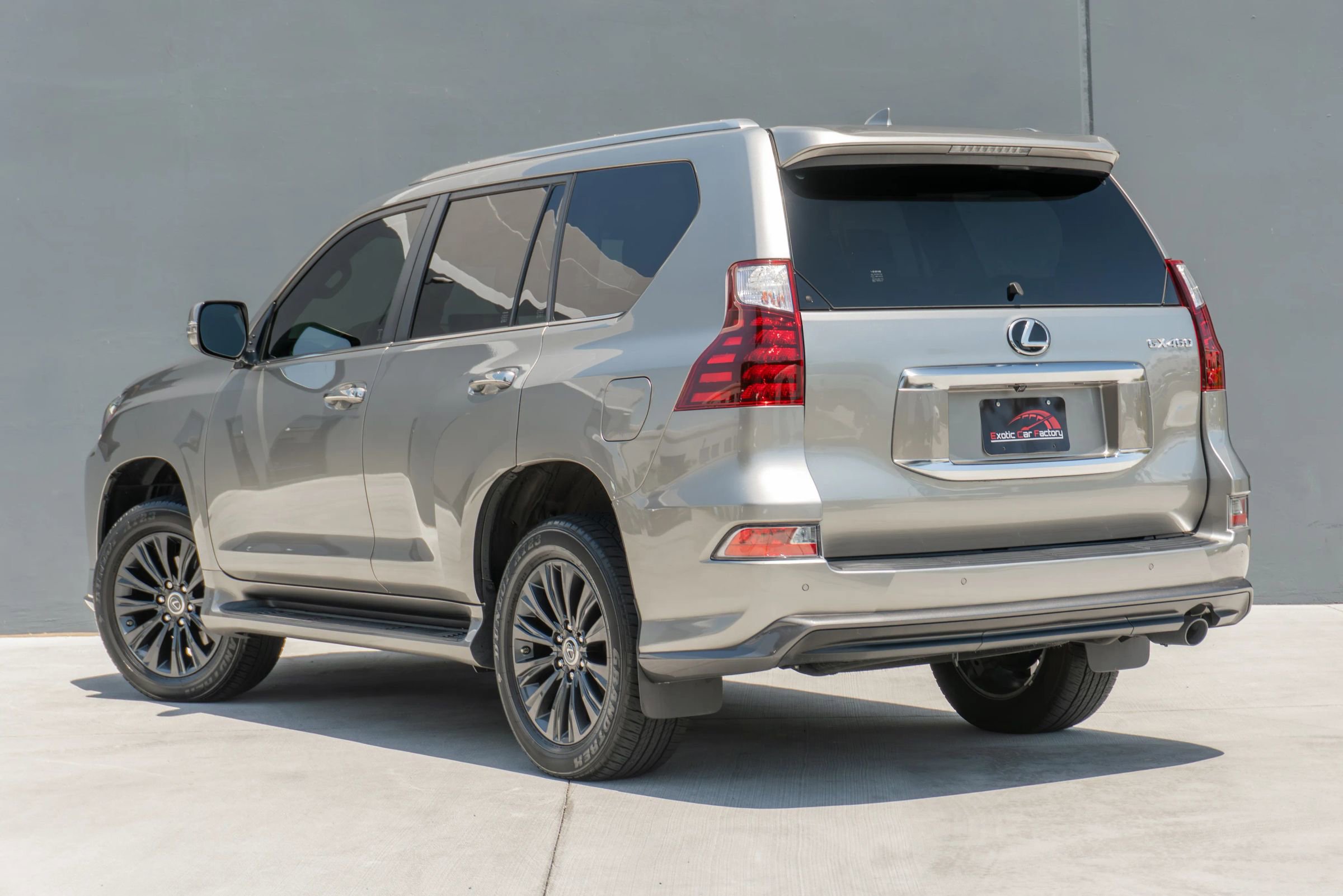 Used 2022 Lexus GX 460 Premium w/ Accessory Package AWD/4WD image 4