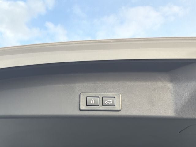 New 2026 Subaru Ascent Limited AWD/4WD image 16