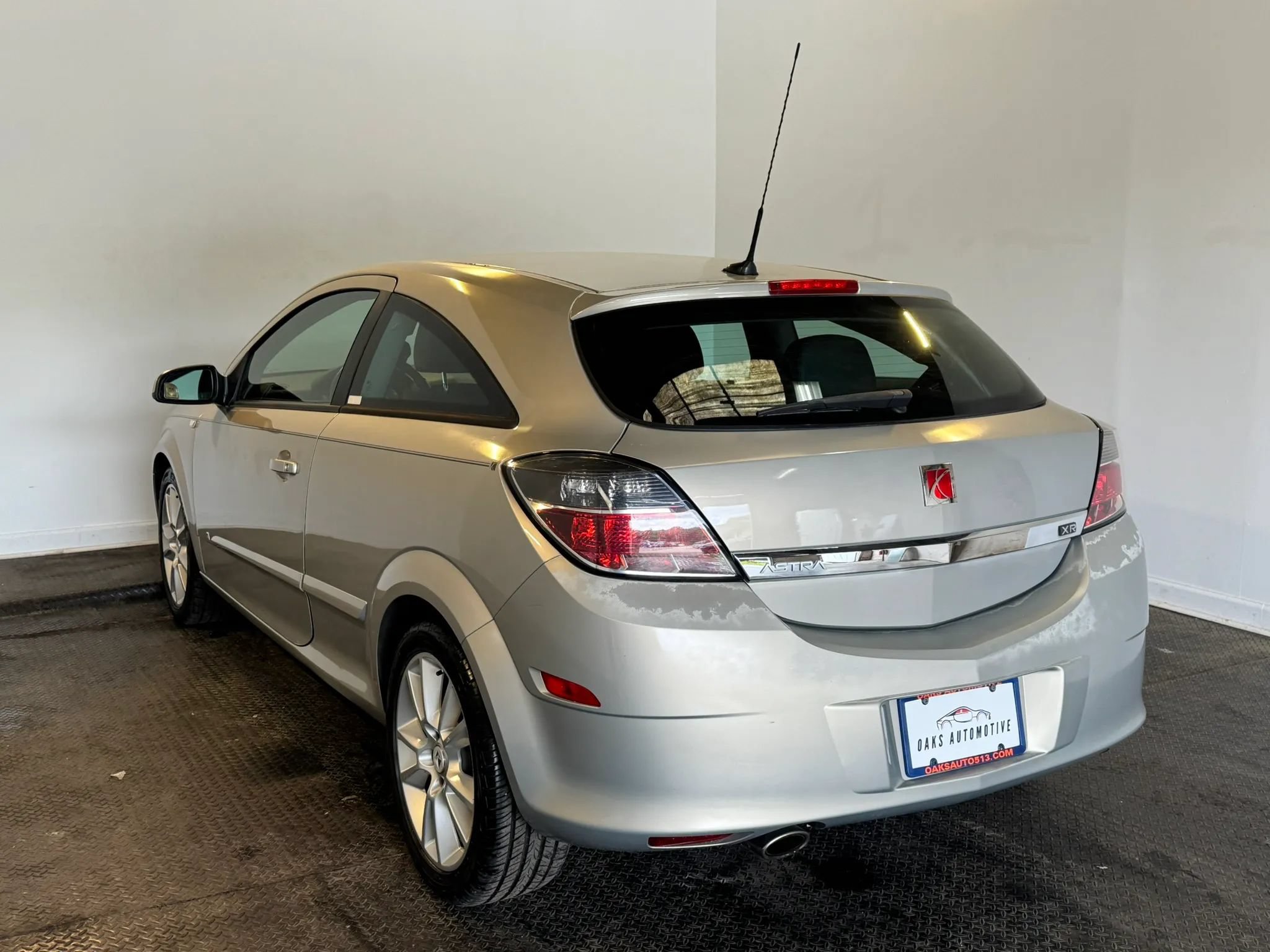 Used 2008 Saturn Astra XR w/ Premium Trim Package FWD image 4