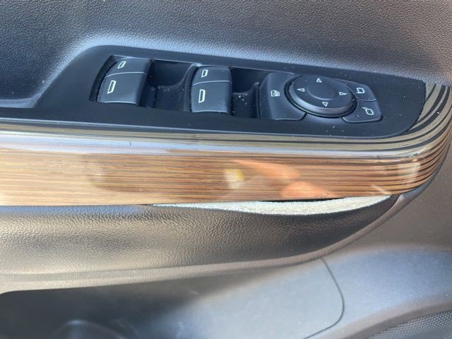 Used 2017 GMC Acadia SLE w/ Driver Alert Package I FWD image 8