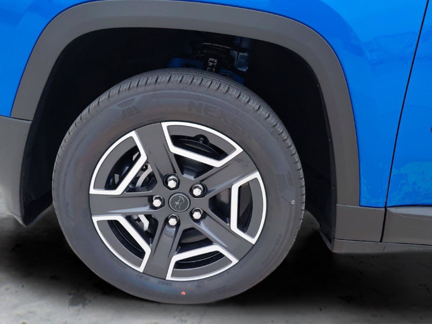 New 2026 Jeep Cherokee Laredo AWD/4WD image 10