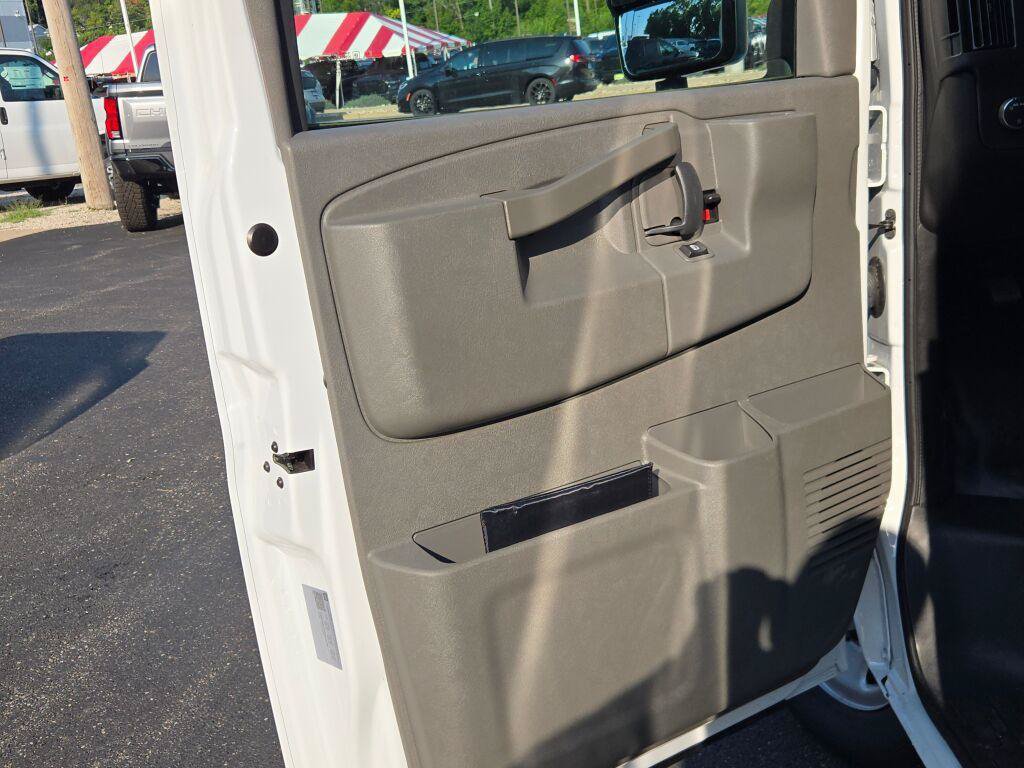 New 2026 Chevrolet Express 3500 w/ Power Convenience Package RWD image 17