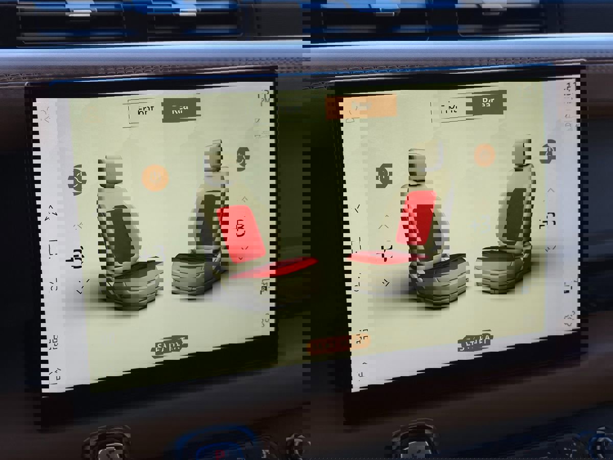 Used 2023 Land Rover Defender 130 S image 46