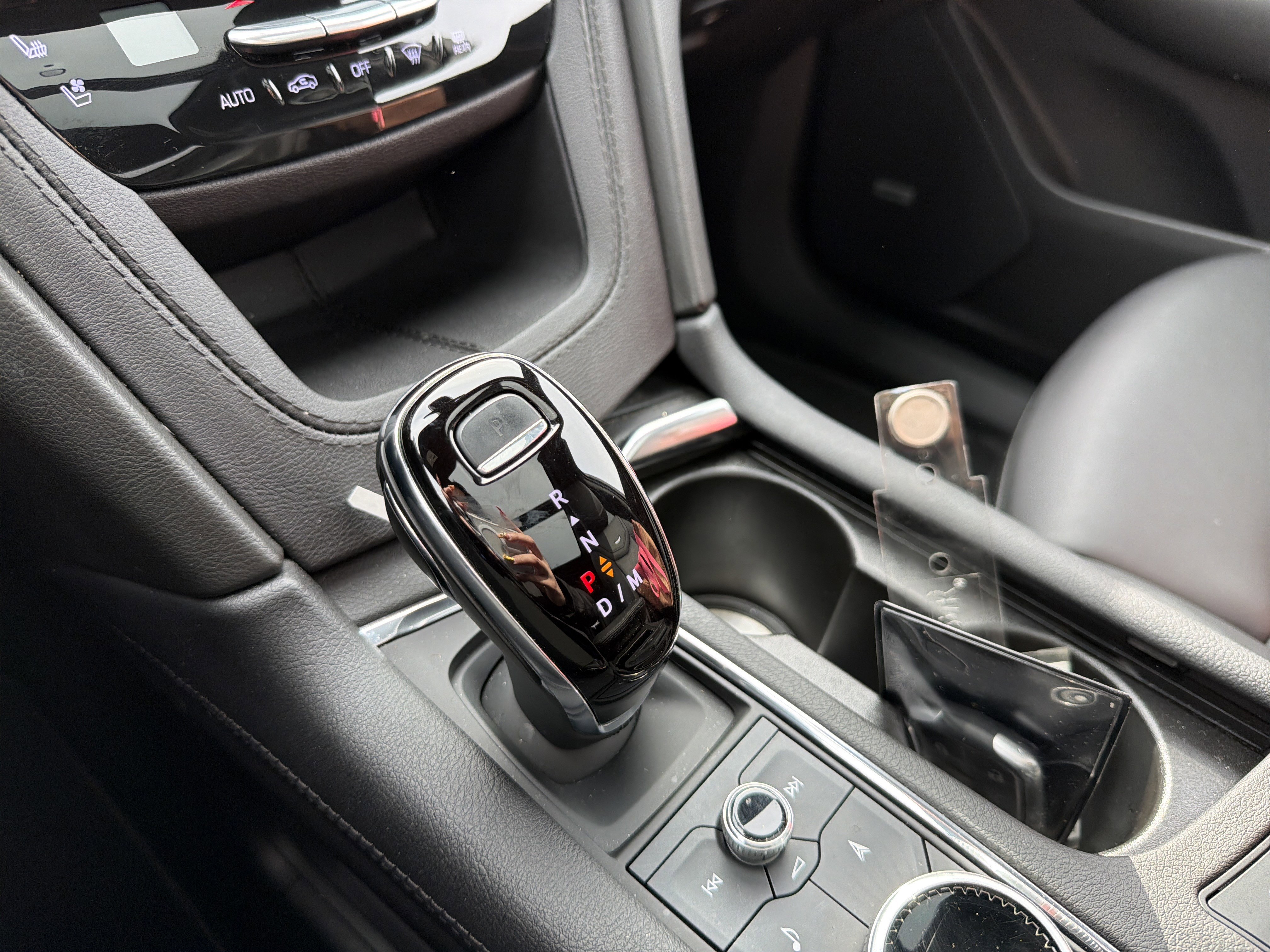 Used 2023 Cadillac XT6 Premium Luxury image 26